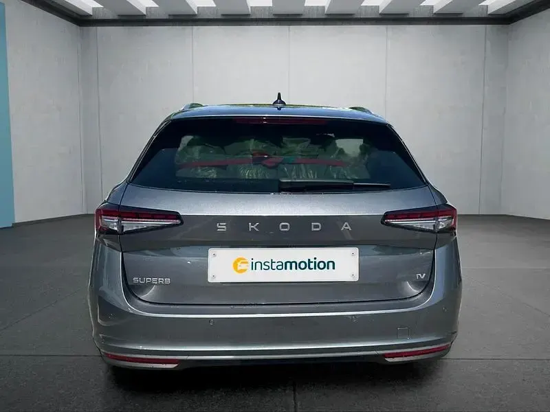 Gebraucht Skoda Superb 150 PS (110 kW) 2025 Grau Kombi