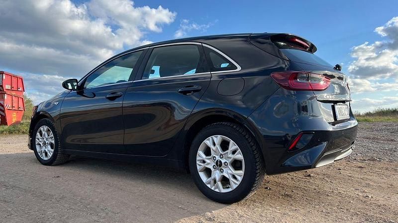 Gebraucht Kia Ceed Vision 160 PS (117 kW) 2023 Schwarz Kleinwagen