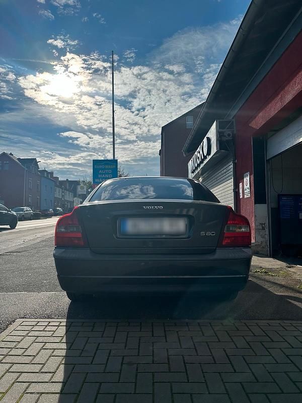 Second-hand Volvo S80 184 CP (135 kW) 2000 Negru Berlinǎ