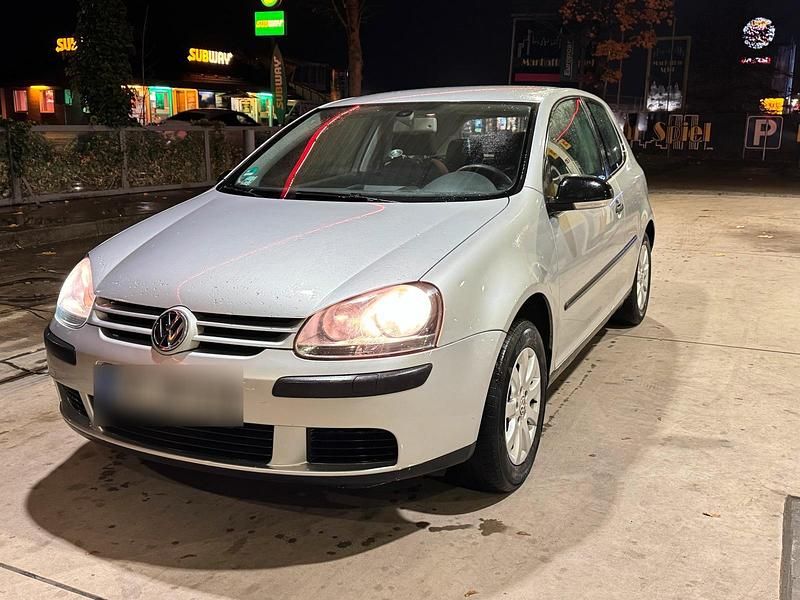 Silber Gebraucht 2004 VW Golf V Kleinwagen | 1.550 € (Teuer) - Bild 1/2