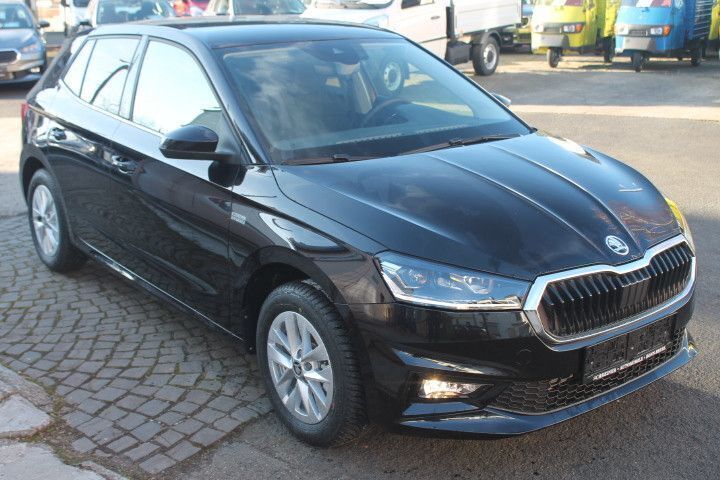 Plack magic perleffekt Gebraucht 2024 Skoda Fabia Style Kleinwagen | 18.990 € (Guter Preis) - Bild 1/4