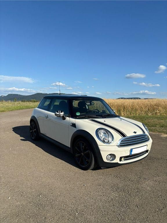 Weiß Gebraucht 2009 Mini Cooper Kleinwagen | 4.499 € (Fairer Preis) - Bild 1/4