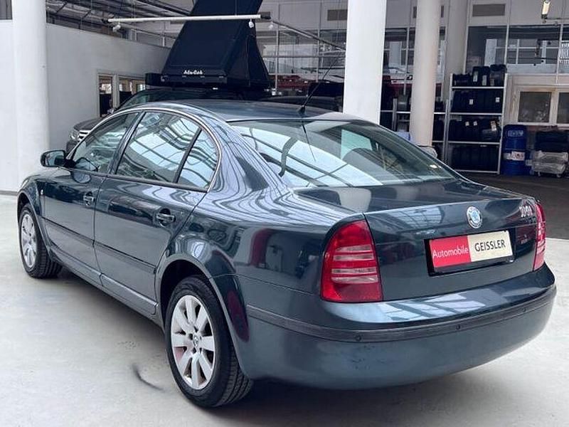 Gebraucht Skoda Superb Comfort 150 PS (110 kW) 2002 Canadiangrün metallic Limousine