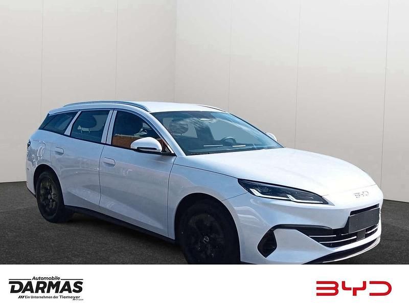 Neu BYD Seal Boost 184 PS (135 kW) 2025 Polar white Kombi