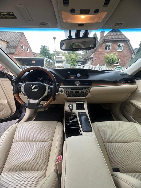 Gebraucht Lexus ES300H 200 PS (147 kW) 2013 Grau Limousine