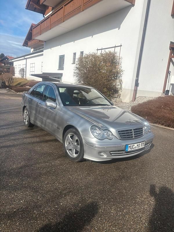 Gebraucht Mercedes C200 116 PS (85 kW) 2005 Silber Limousine