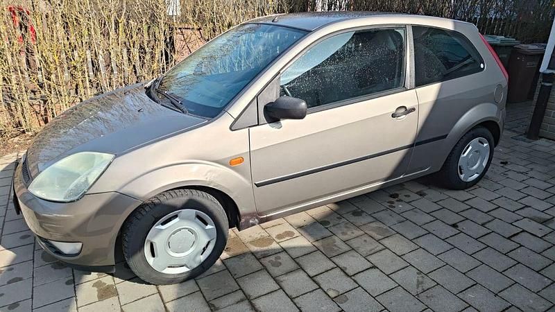 Gebraucht Ford Fiesta 80 PS (58 kW) 2004 Grau Kleinwagen