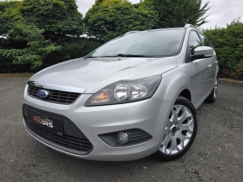 Silber Gebraucht 2008 Ford Focus Sport Kombi | 3.950 € (Fairer Preis) - Bild 1/4