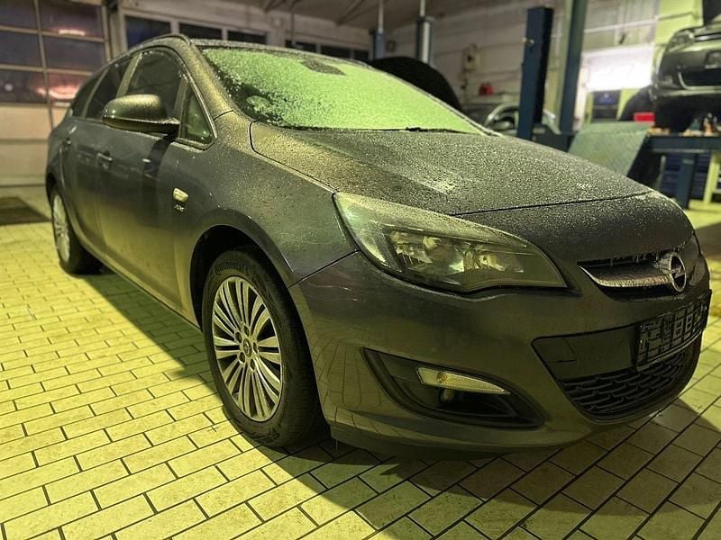 Grau Gebraucht 2014 Opel Astra Active Kombi | 2.200 € (Superpreis) - Bild 1/4