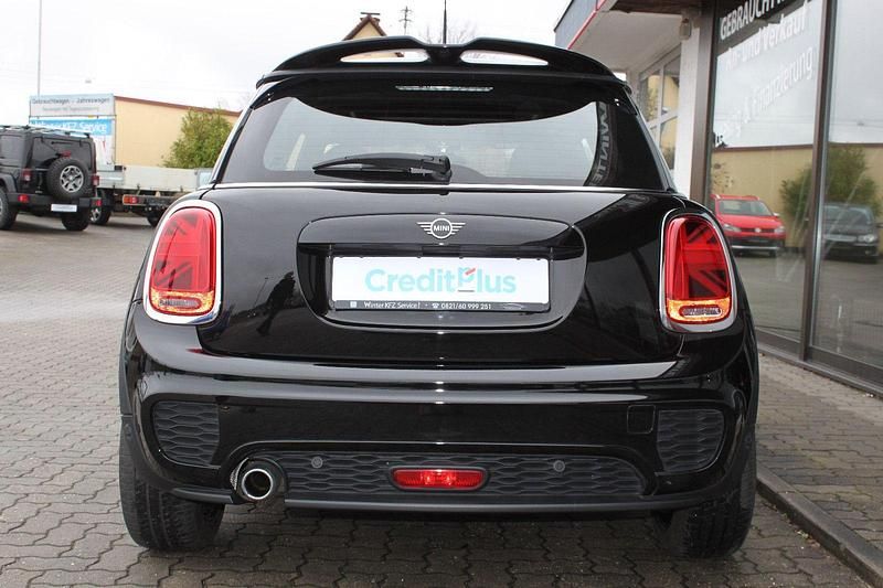 Gebraucht Mini Cooper 136 PS (100 kW) 2019 Schwarz Kleinwagen