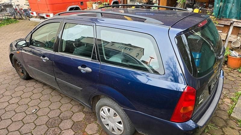 Second-hand Ford Focus 120 CP (88 kW) 1999 Albastru Break