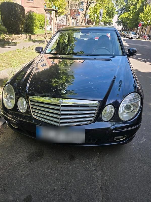 Gebraucht Mercedes E220 170 PS (125 kW) 2007 Schwarz Limousine