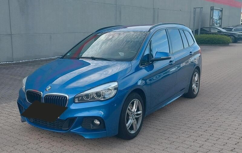 Blau Gebraucht 2017 BMW 220 Gran Tourer M Sport Van / Kleinbus | 15.500 € (Guter Preis) - Bild 1/4