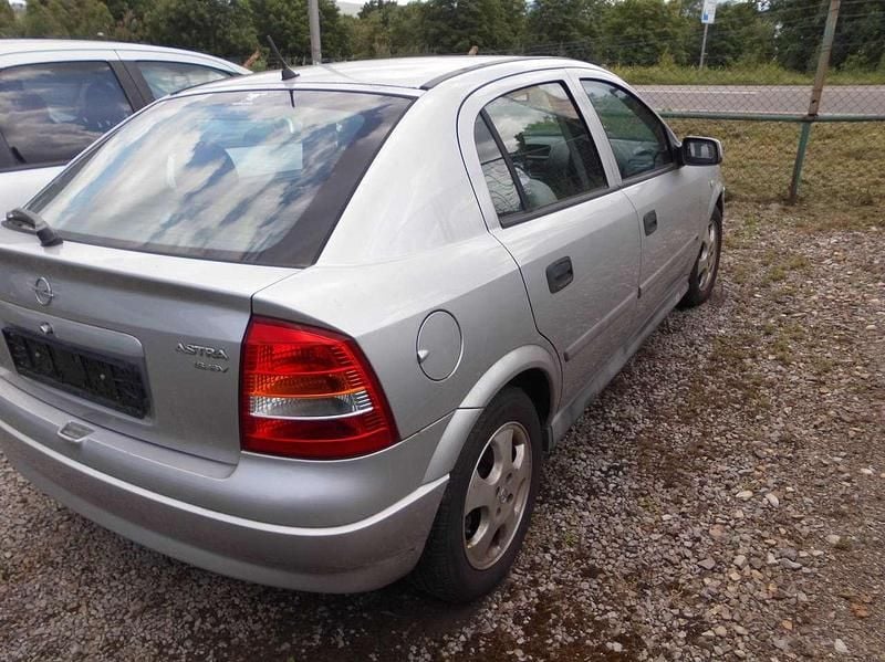 Gebraucht Opel Astra Elegance 101 PS (74 kW) 2000 Silber Limousine