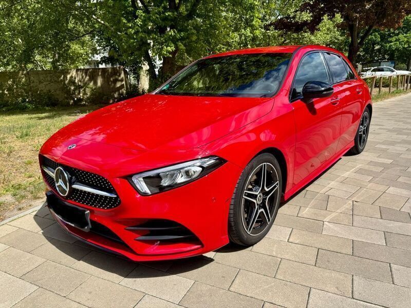 Rot Gebraucht 2018 Mercedes A180 Limousine | 21.400 € (Fairer Preis) - Bild 1/4