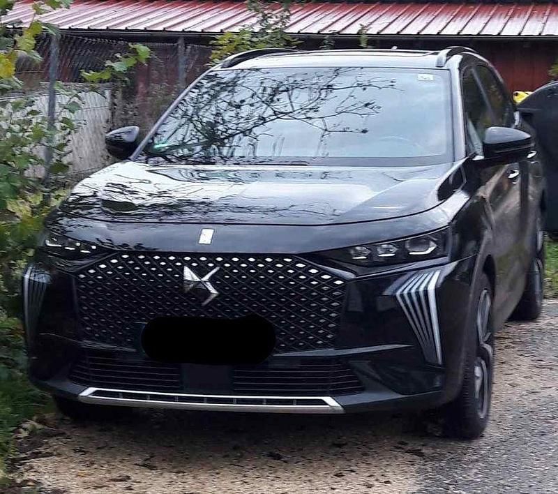 Schwarz Gebraucht 2024 DS Automobiles DS7 Crossback Opera SUV | 30.500 € (Fairer Preis) - Bild 1/4