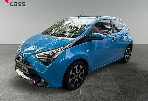 Gebraucht Toyota Aygo x-sky 72 PS (52 kW) 2019 Blau Kleinwagen