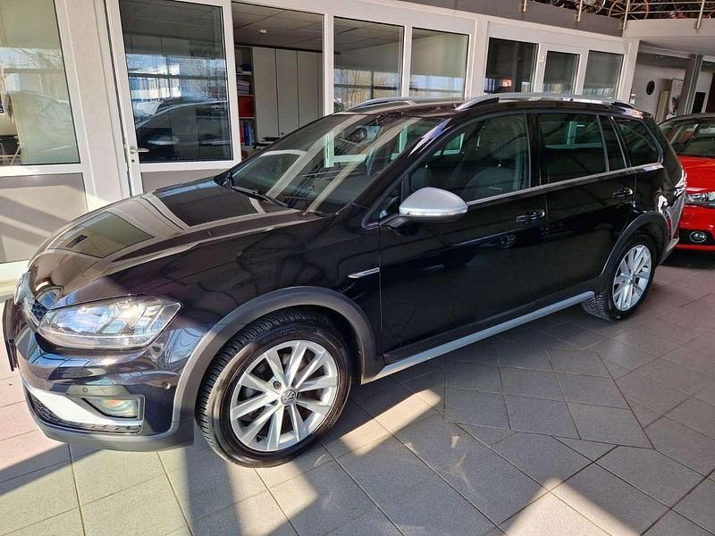 Gebraucht VW Golf Alltrack 150 PS (110 kW) 2015 Deep black perleffekt Kombi