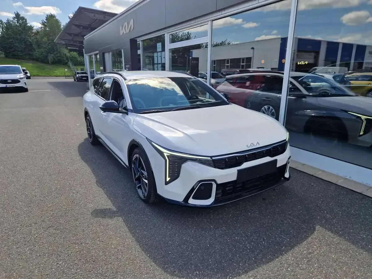 Neu Kia K4 GT-Line 179 PS (131 kW) 2026 Weiß Kombi