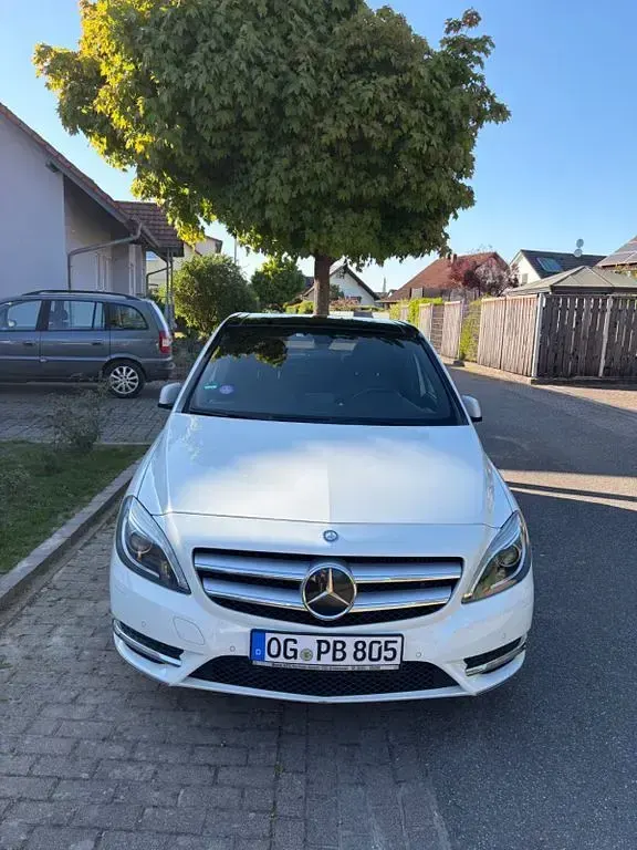 Second-hand Mercedes B200 156 CP (114 kW) 2012 Alb Monovolum