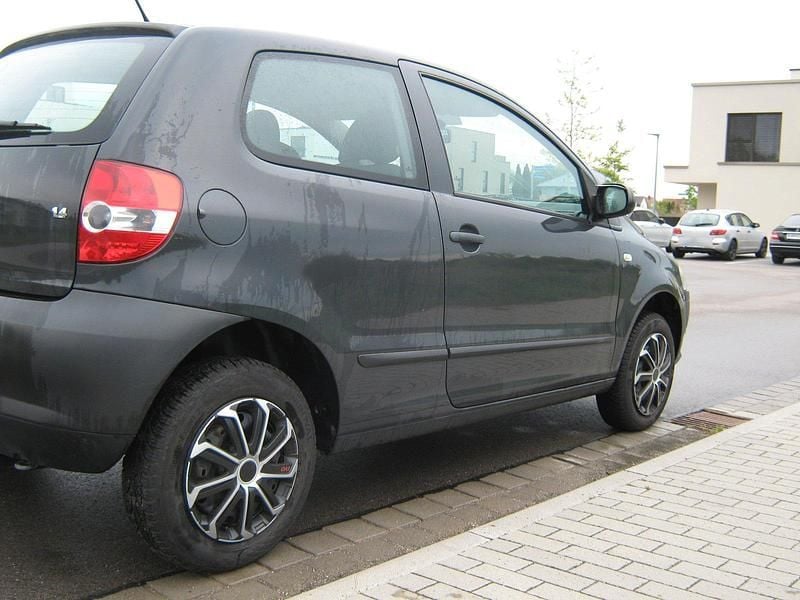 Usata VW Fox 75 CV (55 kW) 2008 Nero Utilitaria