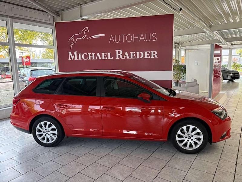 Rojo chili Gebraucht 2016 Seat Leon ST Style Kombi | 12.450 € (Fairer Preis) - Bild 1/4