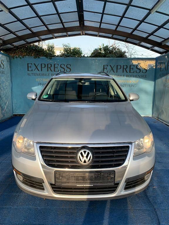 Silber Gebraucht 2009 VW Passat Trendline Kombi | 2.700 € (Fairer Preis) - Bild 1/4