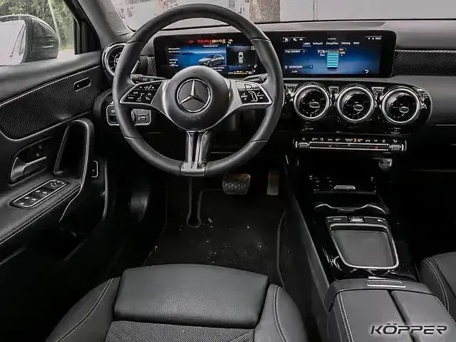Gebraucht Mercedes A250 Advanced 218 PS (160 kW) 2025 Grau Limousine