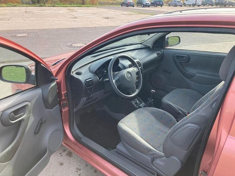 Gebraucht Opel Corsa 58 PS (42 kW) 2001 Rot Kleinwagen
