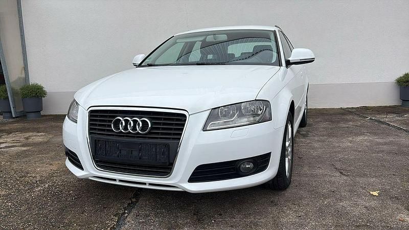 Weiß Gebraucht 2010 Audi A3 Sportback Attraction Kleinwagen | 6.500 € (Fairer Preis) - Bild 1/4