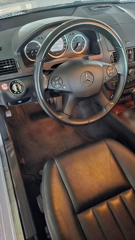 Gebraucht Mercedes C280 231 PS (169 kW) 2009 Silber Limousine