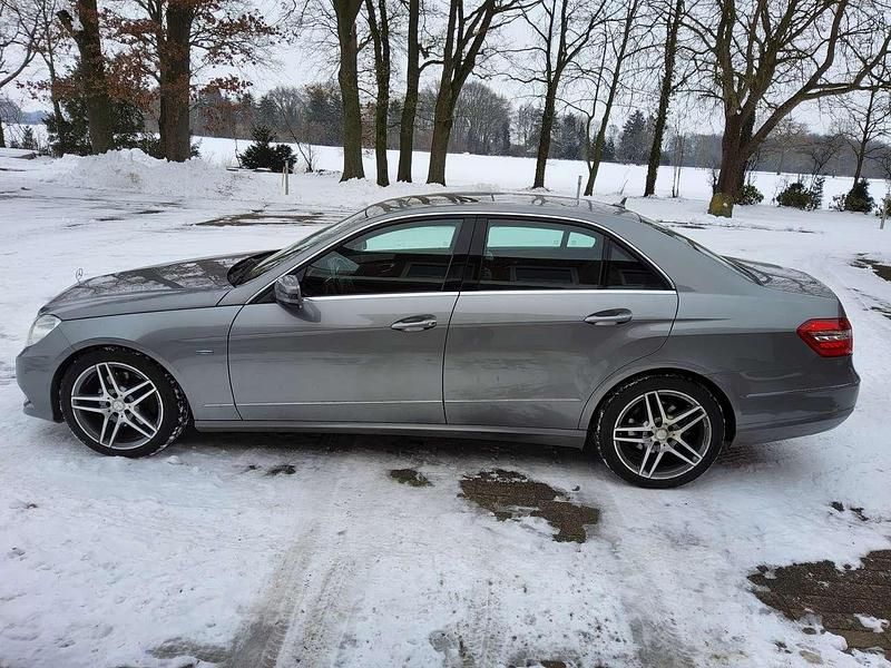 Gebraucht Mercedes E350 Avantgarde 231 PS (169 kW) 2010 Grau Limousine