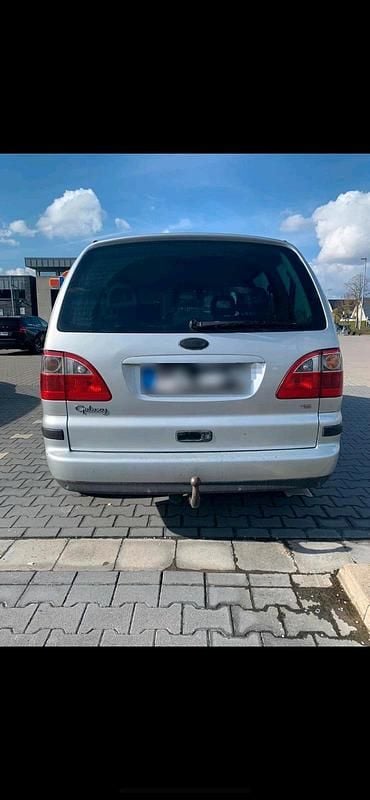 Gebraucht Ford Galaxy 115 PS (84 kW) 2004 Silber Van / Kleinbus