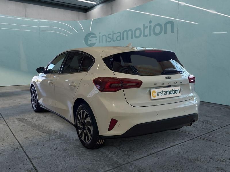 Używany Ford Focus Titanium 125 KM (91 kW) 2024 Biały Sedan/Limuzyna