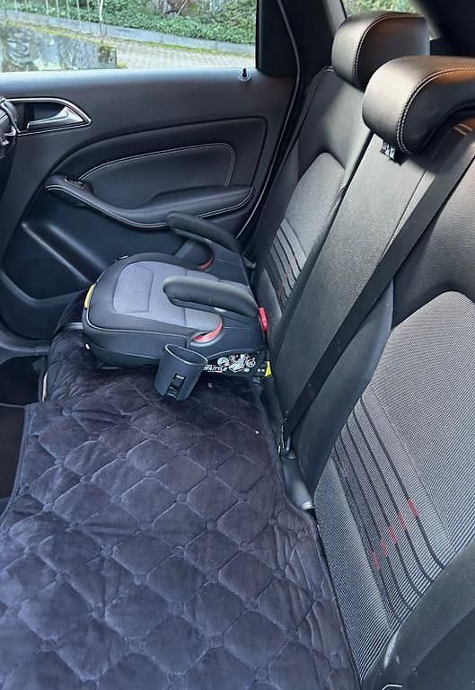 Gebraucht Mercedes B180 122 PS (89 kW) 2016 Silber Van / Kleinbus