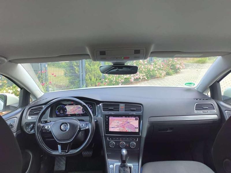Weiß Gebraucht 2020 VW e-Golf Kleinwagen | 15.799 € (Fairer Preis) - Bild 1/4