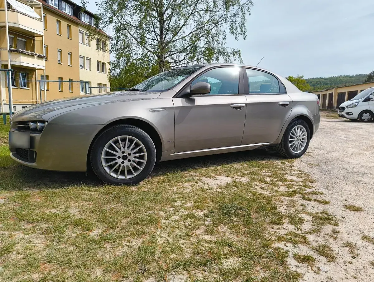 Gebraucht Alfa Romeo 159 160 PS (117 kW) 2006 Gold Limousine