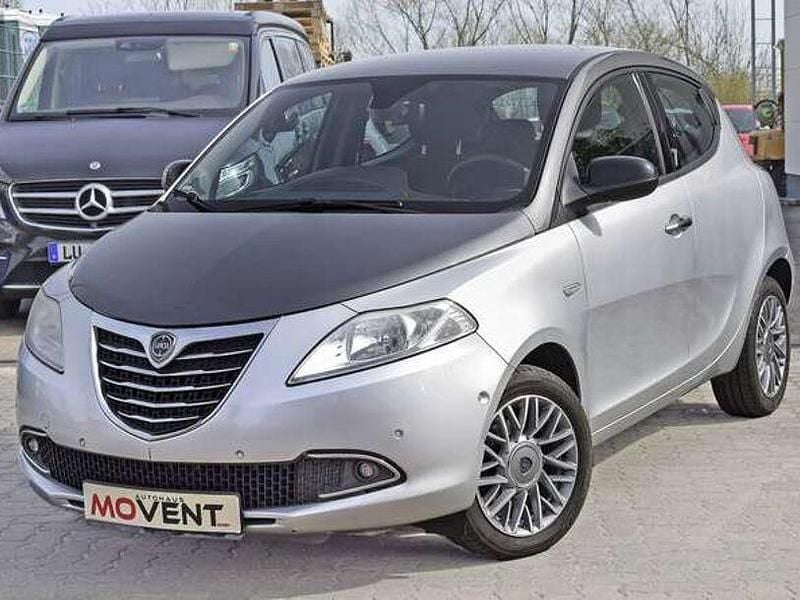 Gebraucht Lancia Ypsilon 69 PS (50 kW) 2011 Silber Kleinwagen