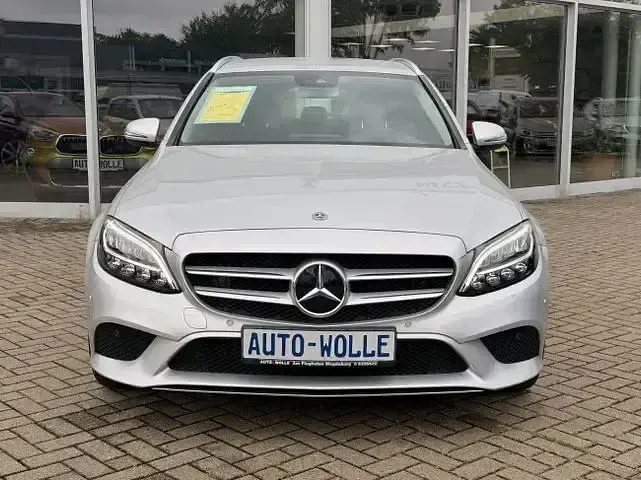 Gebraucht Mercedes C200 Avantgarde 184 PS (135 kW) 2020 Silber Kombi
