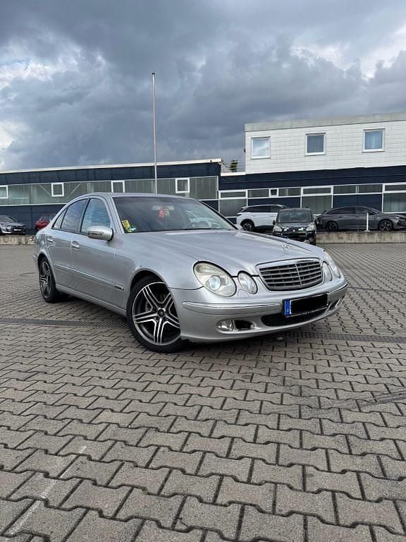 Gebraucht Mercedes E320 204 PS (150 kW) 2004 Silber Limousine