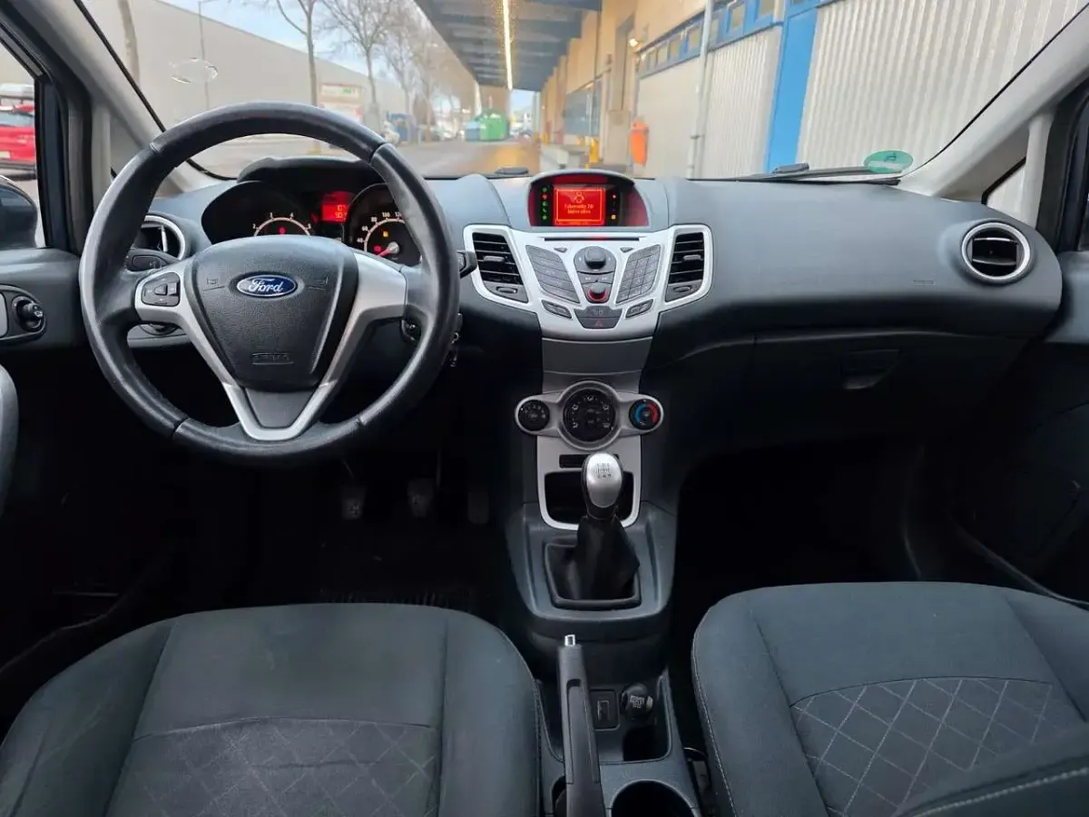 Gebraucht Ford Fiesta 82 PS (60 kW) 2011 Blau Limousine