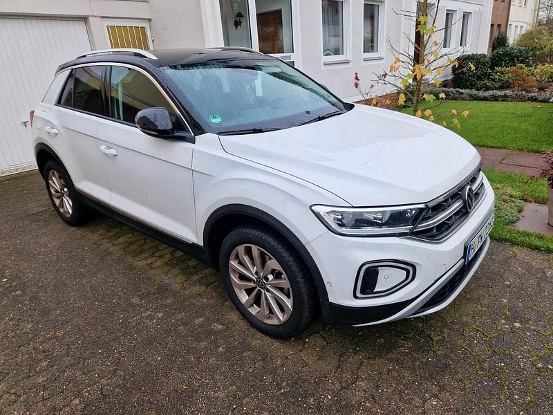 Weiß Gebraucht 2024 VW T-Roc Style SUV | 27.130 € (Guter Preis) - Bild 1/4