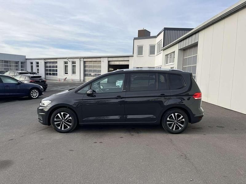 Gebraucht VW Touran Active 122 PS (89 kW) 2021 Uranograu Van / Kleinbus