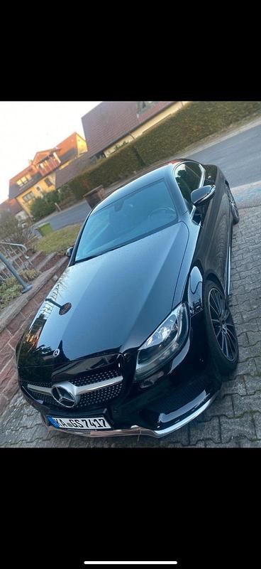Schwarz Gebraucht 2017 Mercedes C220 Limousine | 22.000 € (Etwas zu teuer) - Bild 1/4