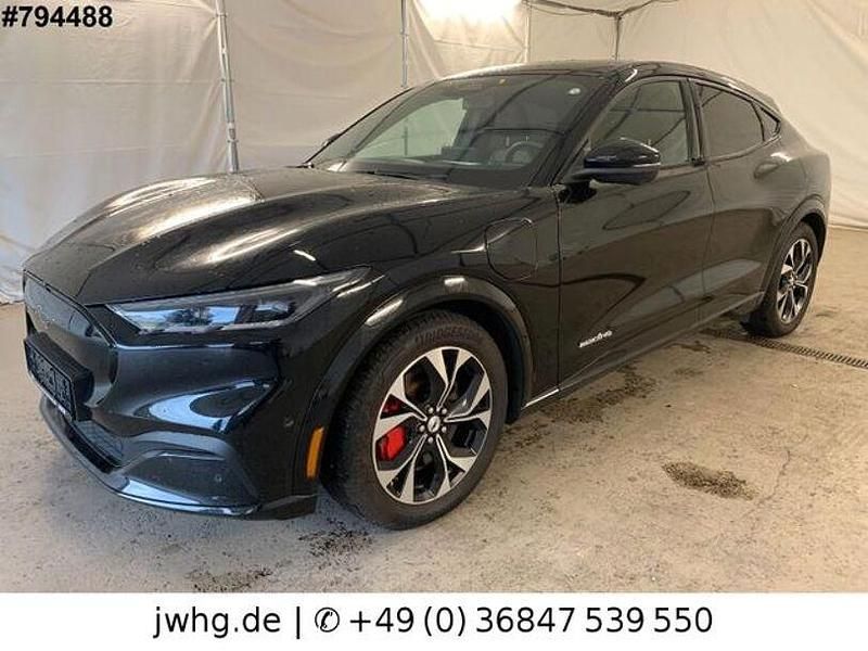 Schwarz Gebraucht 2021 Ford Mustang Mach-E SUV | 28.950 € (Superpreis) - Bild 1/4