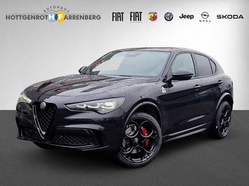 Nero vulcano, metallic) (schwarz Neu 2025 Alfa Romeo Stelvio Quadrifoglio SUV | 92.990 € (Teuer) - Bild 1/4