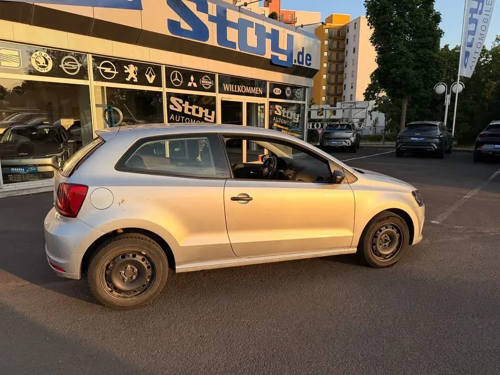 Gebraucht VW Polo Trendline 75 PS (55 kW) 2015 Silber Kleinwagen
