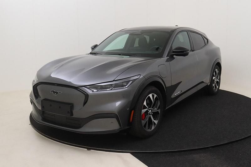 Carb grey Gebraucht 2024 Ford Mustang Mach-E Extended Range SUV | 38.482 € (Guter Preis) - Bild 1/4