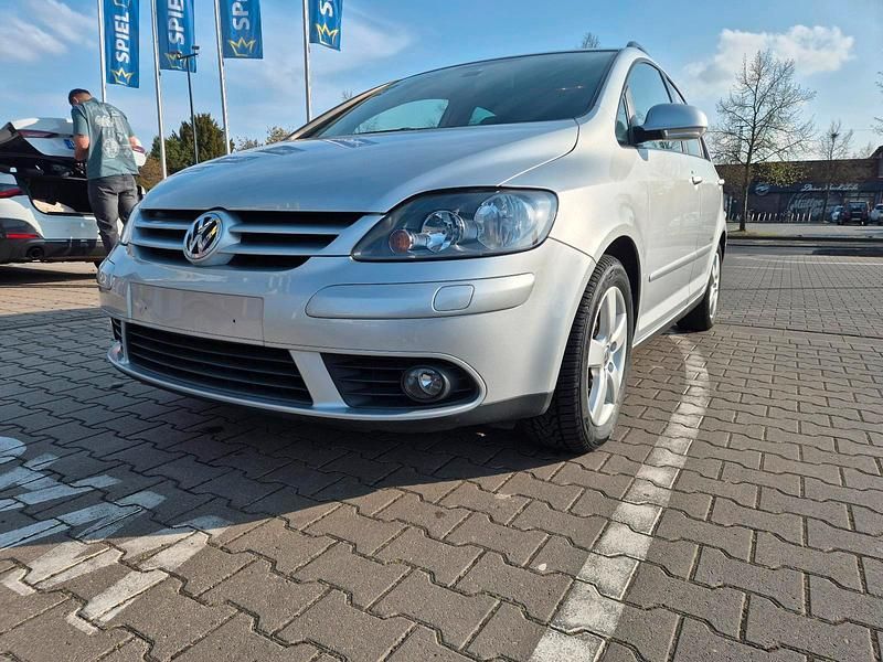 Silber Gebraucht 2008 VW Golf Plus Cross Van / Kleinbus | 6.400 € (Etwas zu teuer) - Bild 1/4