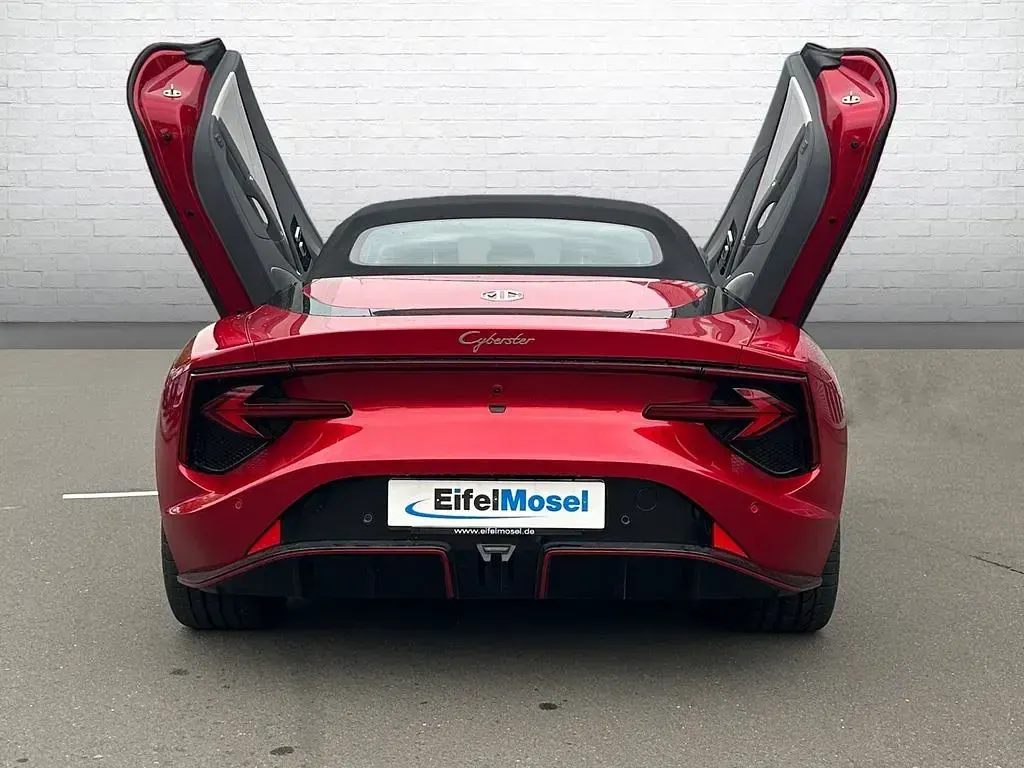 Gebraucht MG Cyberster 375 kW (510 PS) 2026 Rot Cabrio